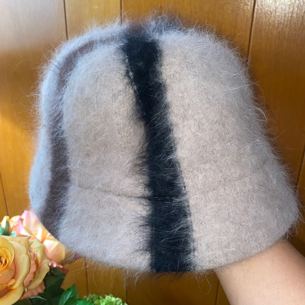 Winter hat - Picture 7 of 7